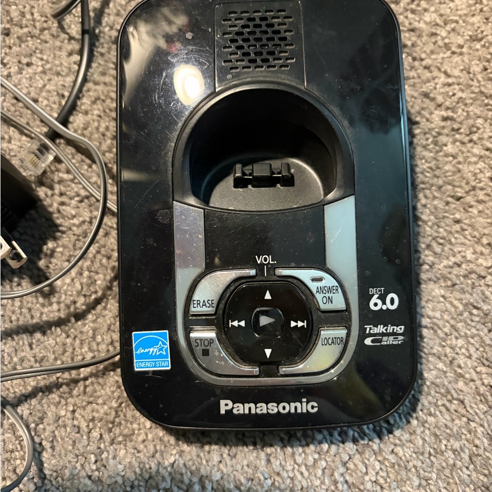 Panasonic Black Cordless Phone Set with Base and 3 remote u it’s - Chargers incl - Picture 4 of 12